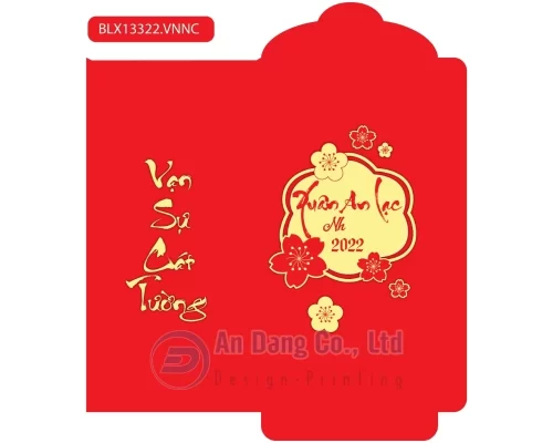 Hình bao lì xì truyền thống màu đỏ có hoa mai kèm câu chúc “Vạn sự cát tường”