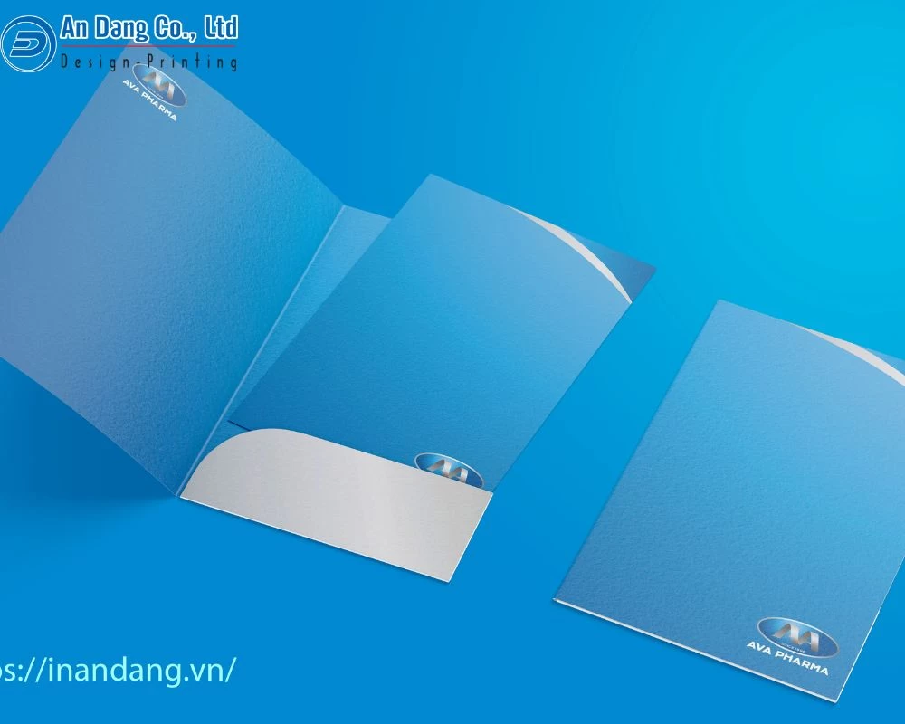 Folder bìa kẹp hồ sơ là ấn phẩm thông dụng, vừa có chức năng quảng cáo vừa bảo quản tài liệu, hồ sơ