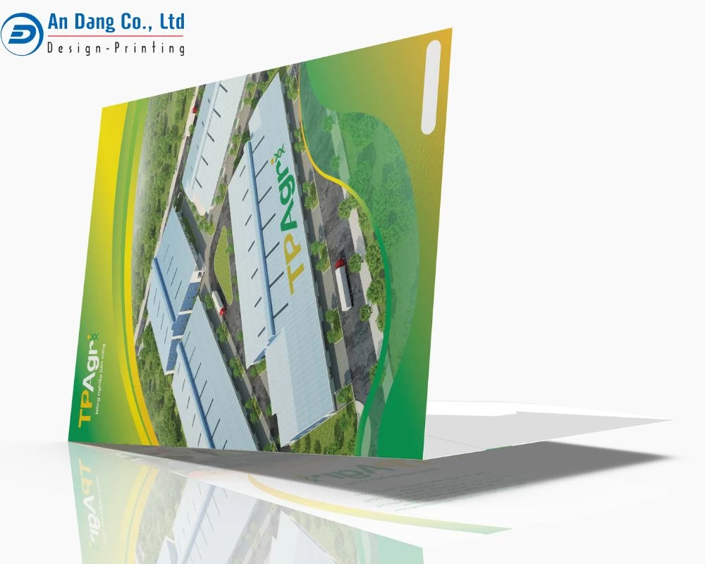 Mẫu folder có hiệu ứng loang màu và hình ảnh doanh nghiệp ngay trung tâm