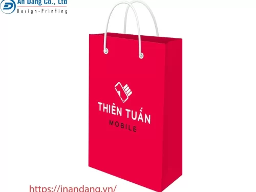 Mẫu túi giấy cao cấp khổ đứng màu đỏ với logo độc đáo