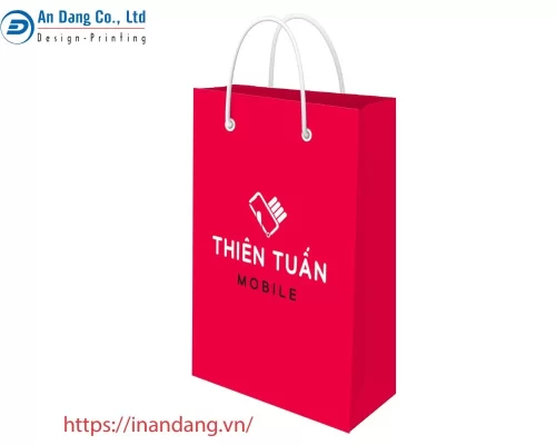 Mẫu túi giấy cao cấp khổ đứng màu đỏ với logo độc đáo