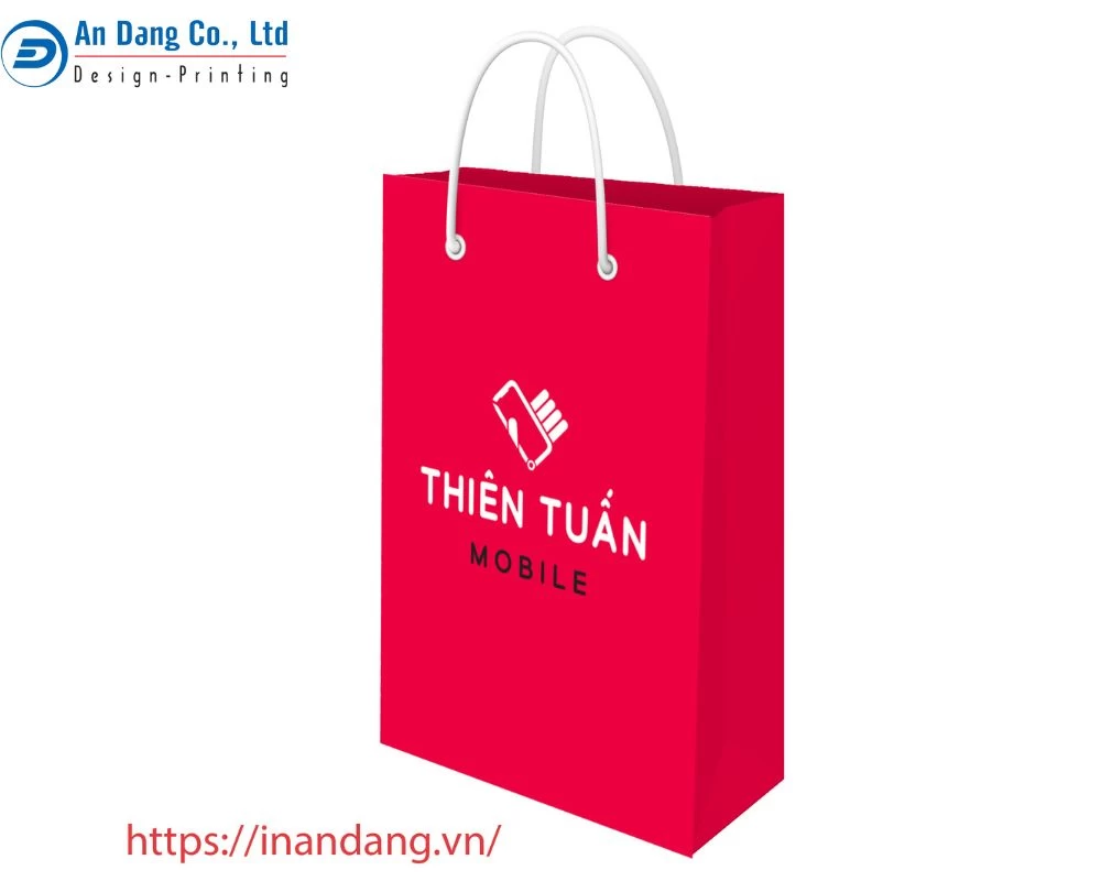 Mẫu túi giấy cao cấp khổ đứng màu đỏ với logo độc đáo