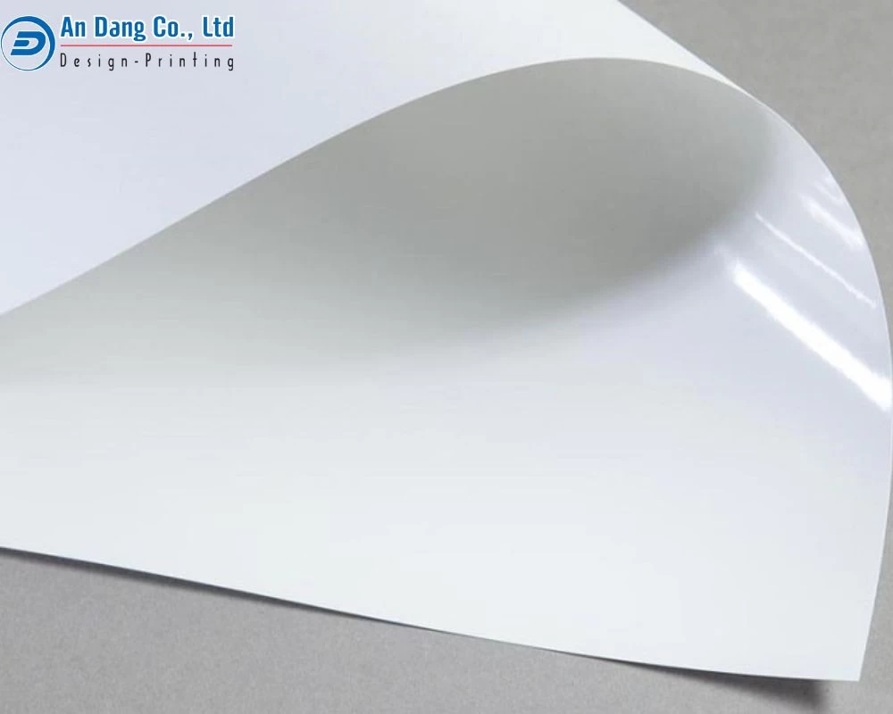 Giấy Couche có độ bóng láng trên bề mặt