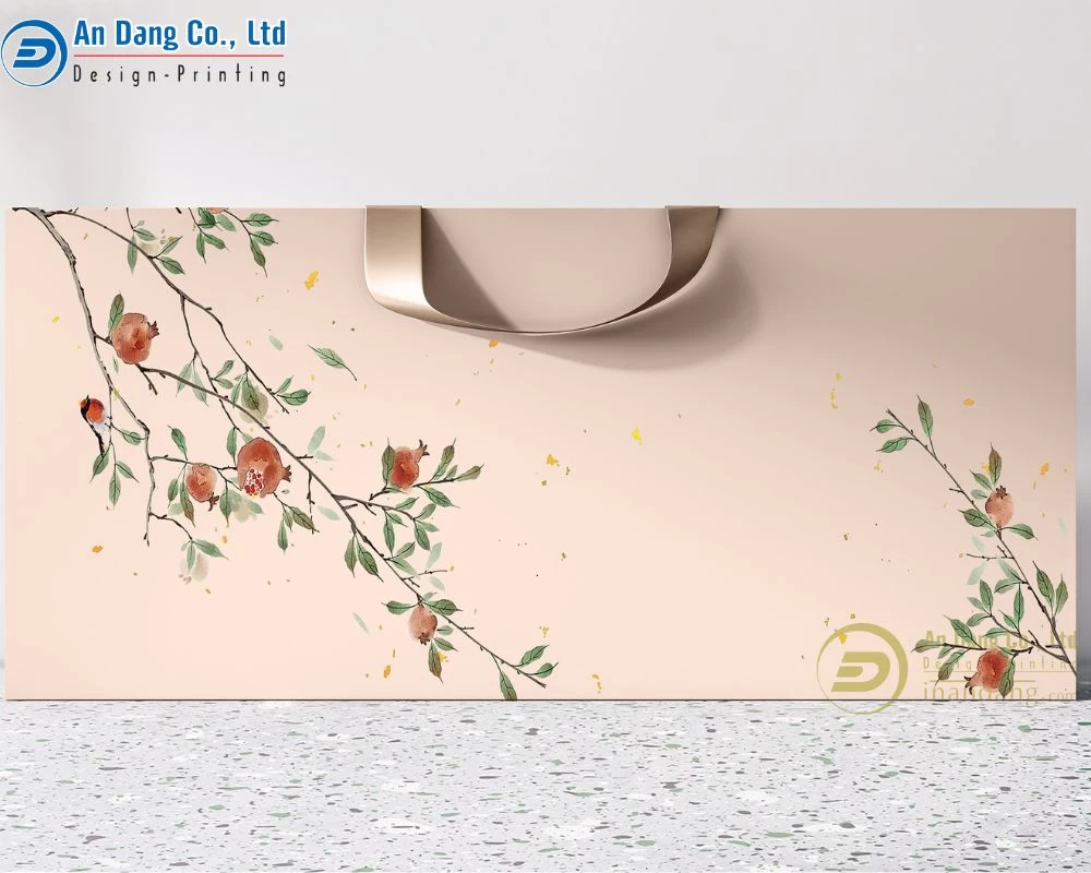 Mẫu túi giấy tặng quà màu kem với họa tiết nhánh hoa đơn giản nhưng vô cùng sang trọng