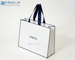 Ứng dụng phủ lớp UV lên các ấn phẩm vừa tăng giá trị vừa tăng độ bền