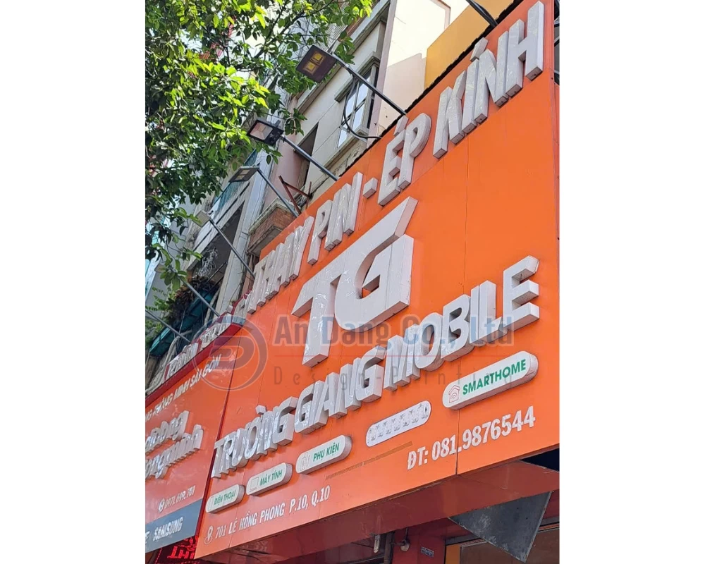 Mẫu bảng hiệu mica chữ nổi cho cửa tiệm Trường Giang Mobile