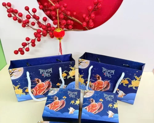 Mẫu túi giấy trung thu cao cấp tông màu xanh dương do In An Đăng thiết kế