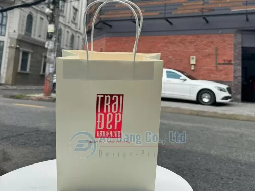 Túi giấy đựng điện thoại giúp quảng bá thương hiệu miễn phí
