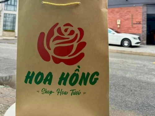 Mẫu túi đựng hoa được làm từ chất liệu giấy Kraft