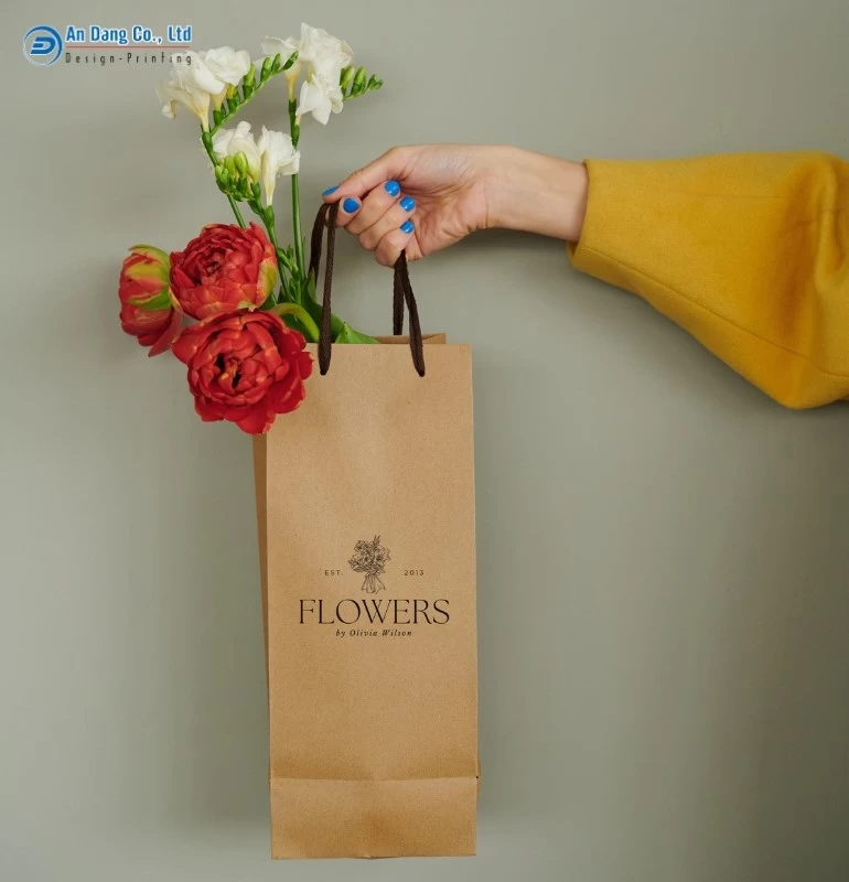 Mẫu túi giấy Kraft đựng hoa cho shop hoa tươi Olivia Wilson