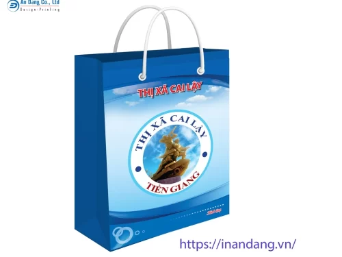 Mẫu túi giấy UBND có thiết kế đơn giản, trang trọng