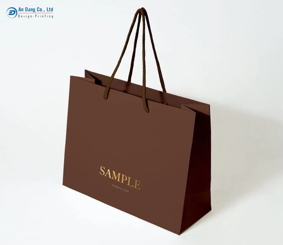 Mẫu túi giấy có ép kim tên thương hiệu
