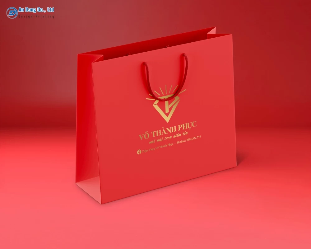 Mẫu túi giấy được ép kim màu vàng cho tiệm vàng