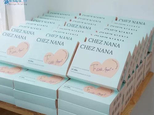 Mẫu hộp quà tặng doanh nghiệp cho tiệm bánh Chez Nana