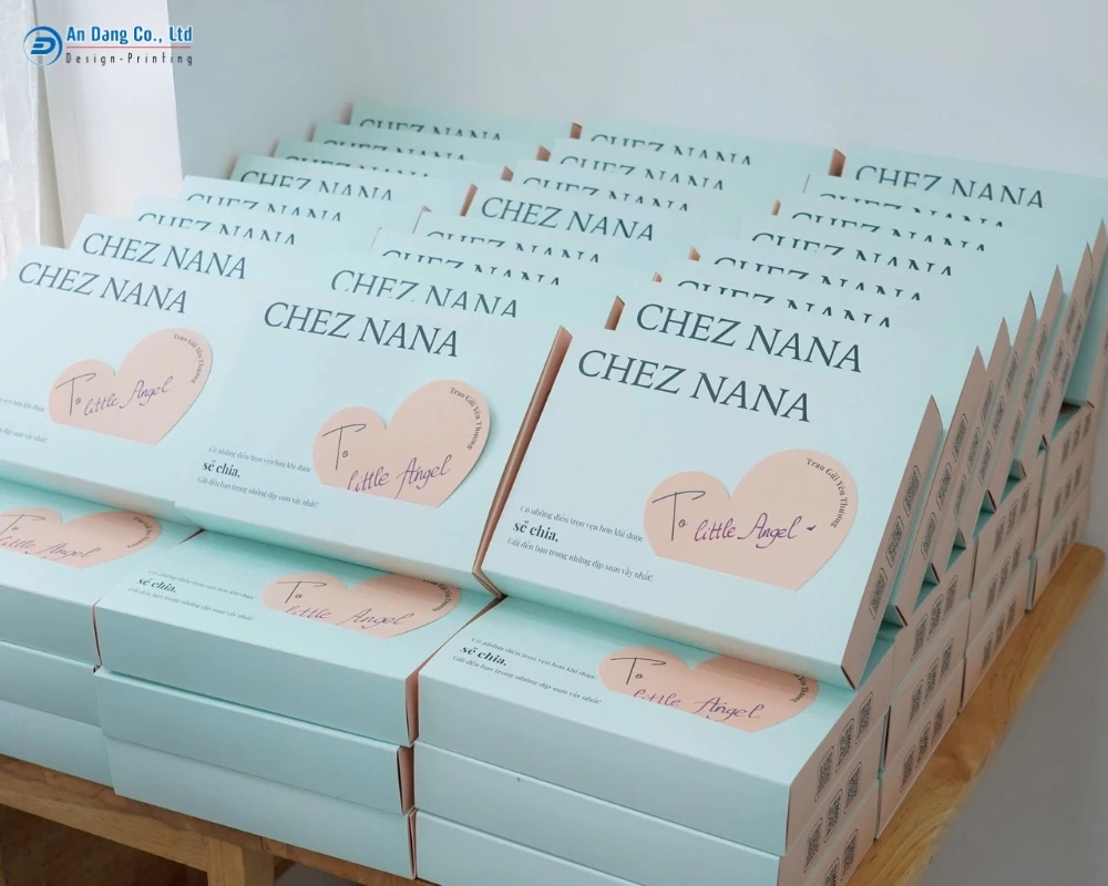 Mẫu hộp quà tặng doanh nghiệp cho tiệm bánh Chez Nana