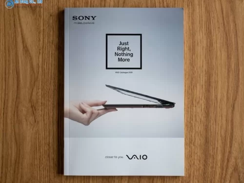 Mẫu catalogue laptop của thương hiệu SONY