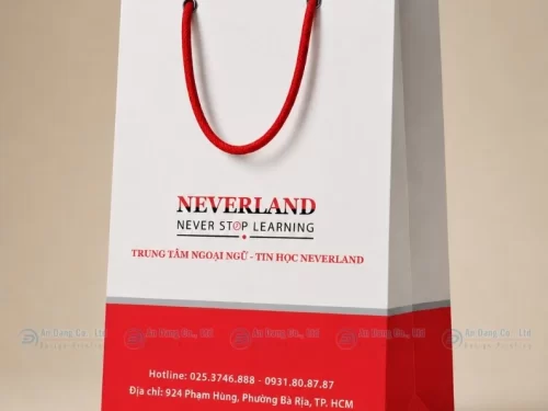 Mặt sau của mẫu túi giấy trường học cho trung tâm Neverland