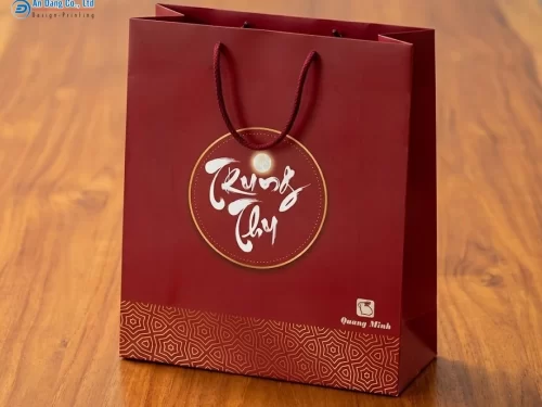Mẫu túi quà tặng trung thu bắt mắt của thương hiệu Quang Minh