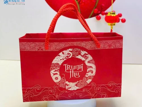 Mẫu túi đựng quà trung thu cao cấp với tông màu đỏ bắt mắt