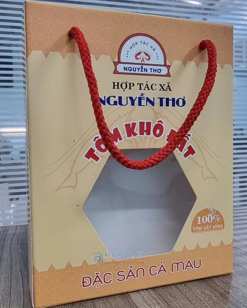 Hộp giấy đựng tôm khô có mặt kiếng