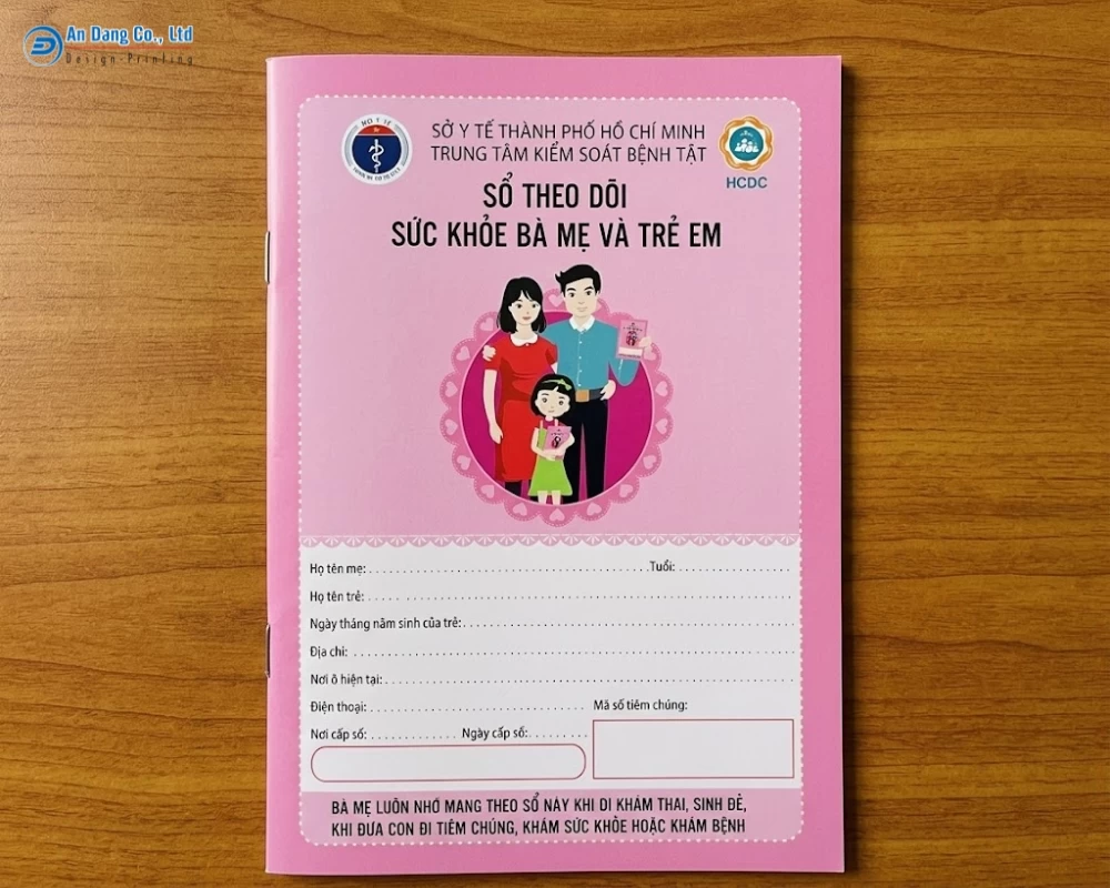 Mẫu bìa sổ theo dõi sức khỏe mẹ và bé