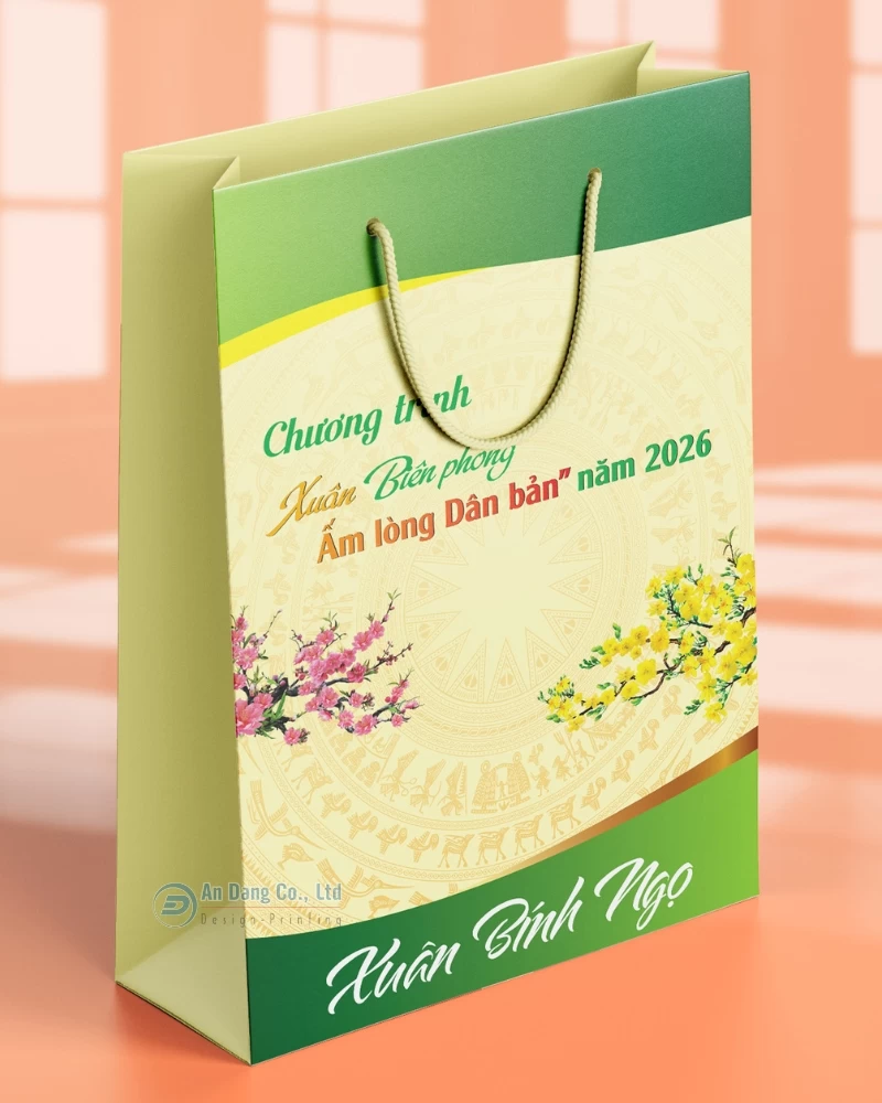 Túi giấy quà tặng cho chương trình Xuân Biên Phòng 2026